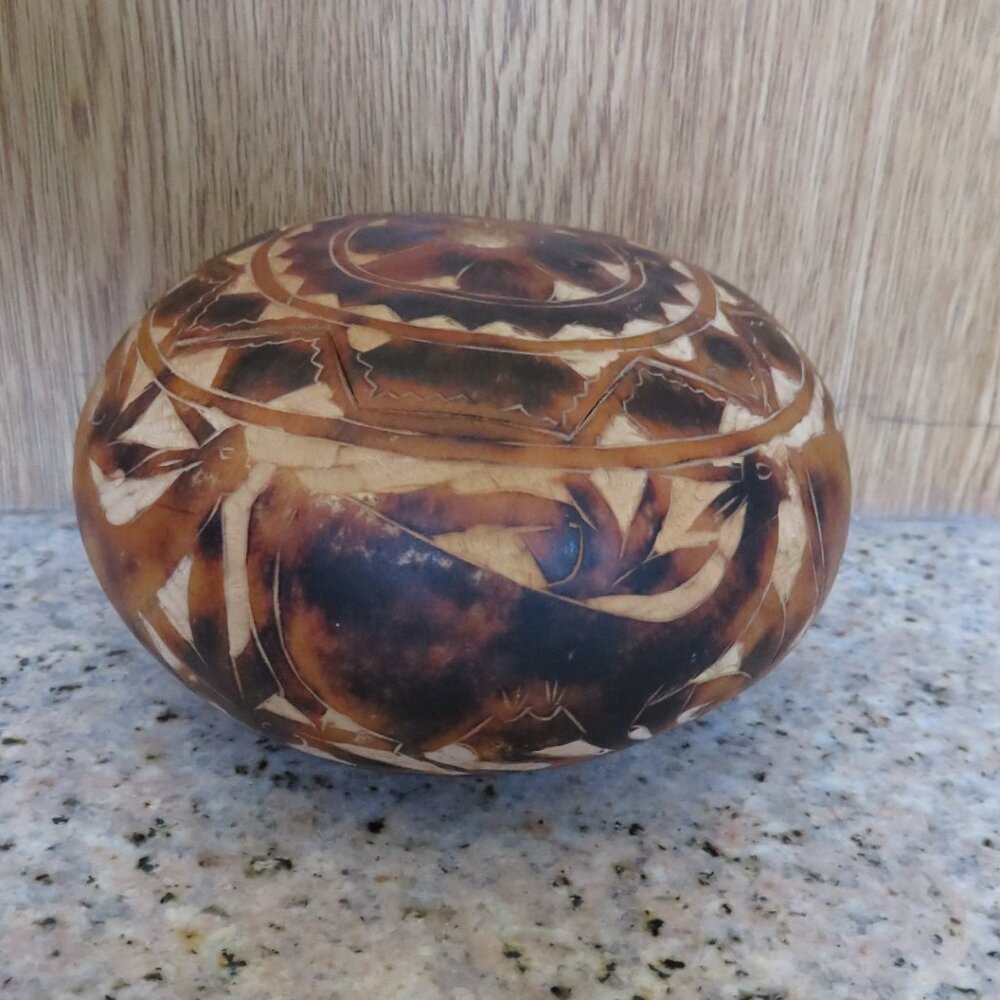 Hand Carved Chilean Gourd Vintage 3" High (K621)